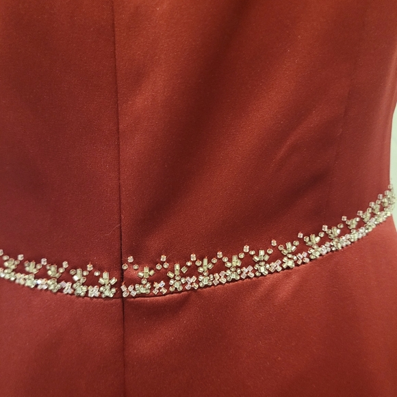 NWT- Elegant Burgundy Evening Gown - Picture 6 of 8